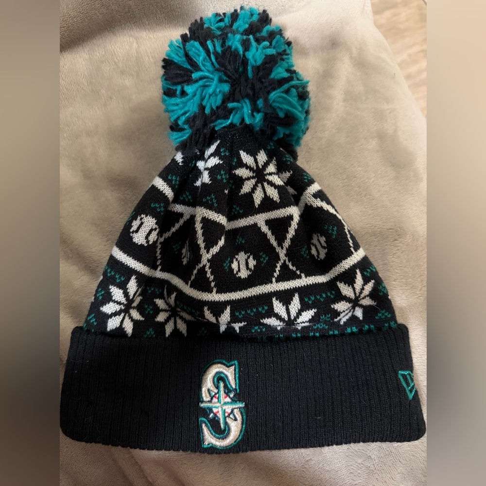 Mariners Black and Teal Pom Pom Beanie